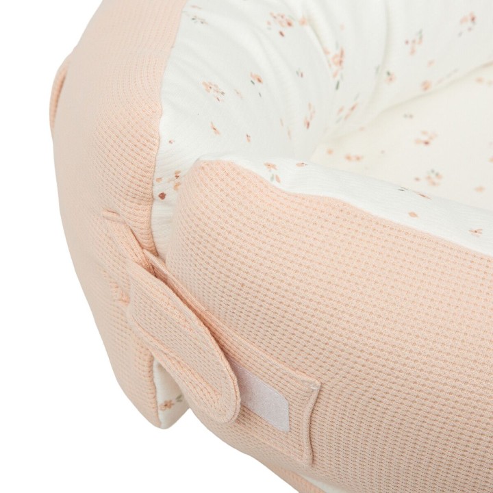 Cuna nido reductor Monet (blanco/rosa) de Bimbidreams